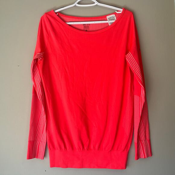 Nike Dri-Fit Hot Pink Long Sleeve Tee Size Medium - Picture 11 of 11
